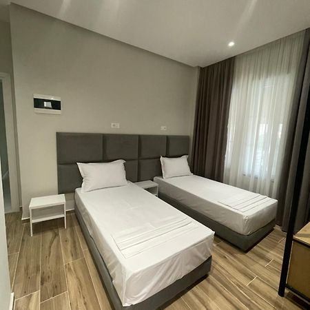 Hotel Rai Saranda Kültér fotó