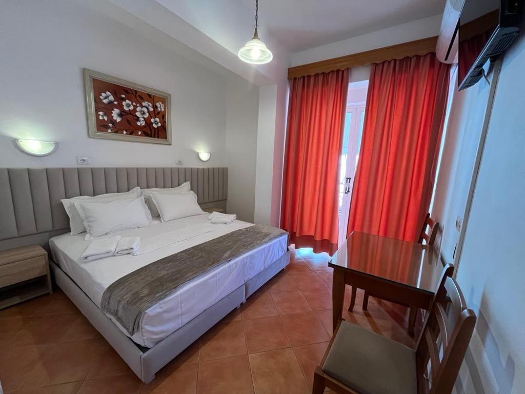 Hotel Rai Saranda Kültér fotó