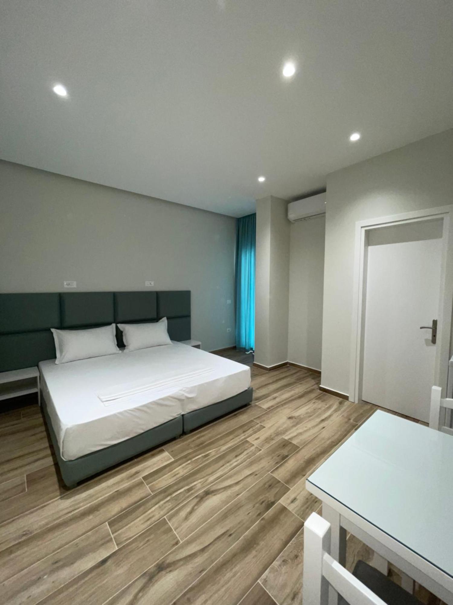 Hotel Rai Saranda Kültér fotó