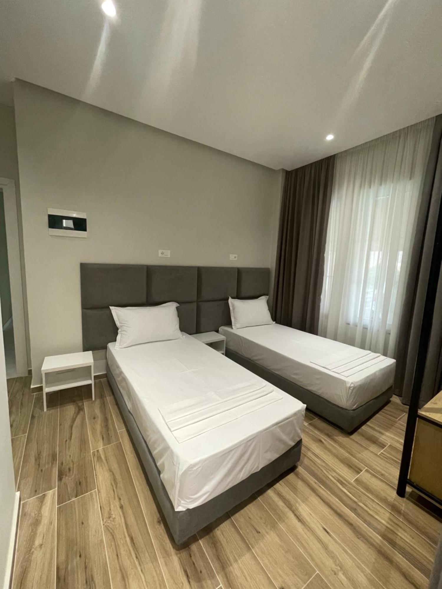 Hotel Rai Saranda Kültér fotó